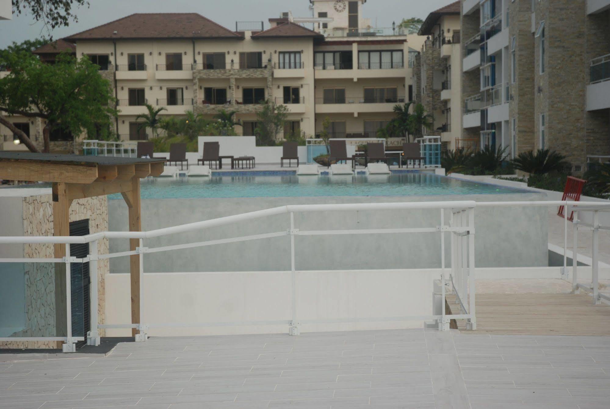 E&J Beach Condo Sosúa Eksteriør bilde